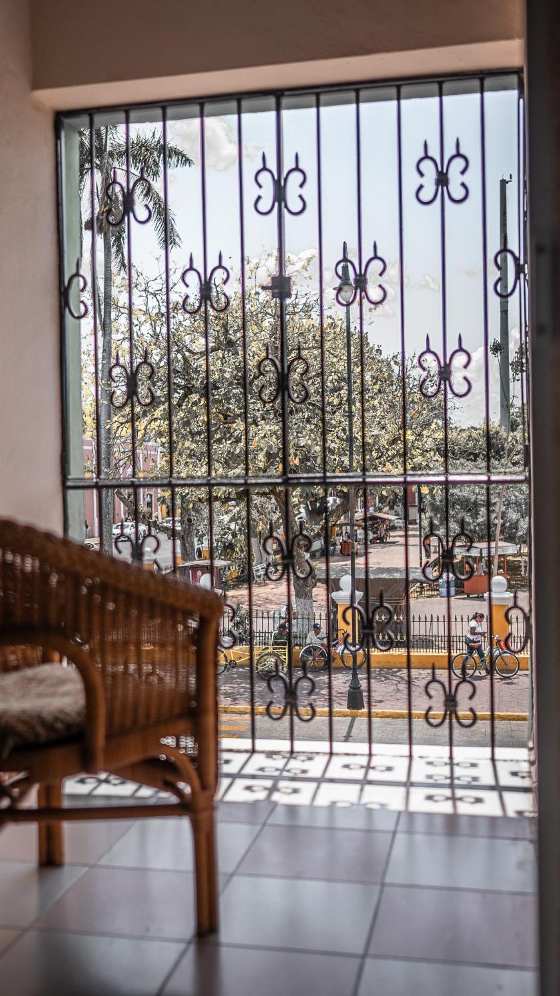 Hotel Maria De La Luz Valladolid  Bagian luar foto