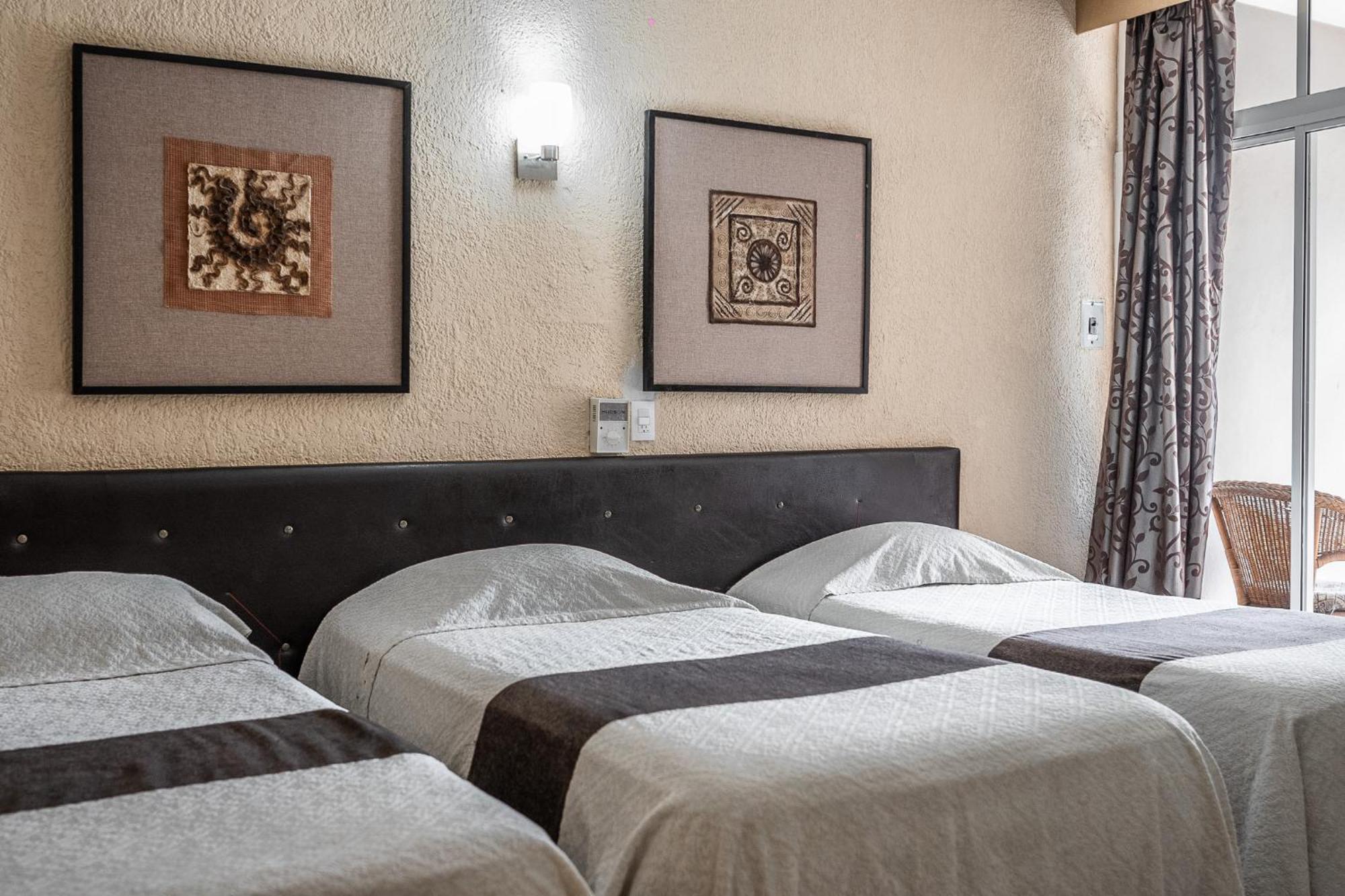 Hotel Maria De La Luz Valladolid  Bagian luar foto