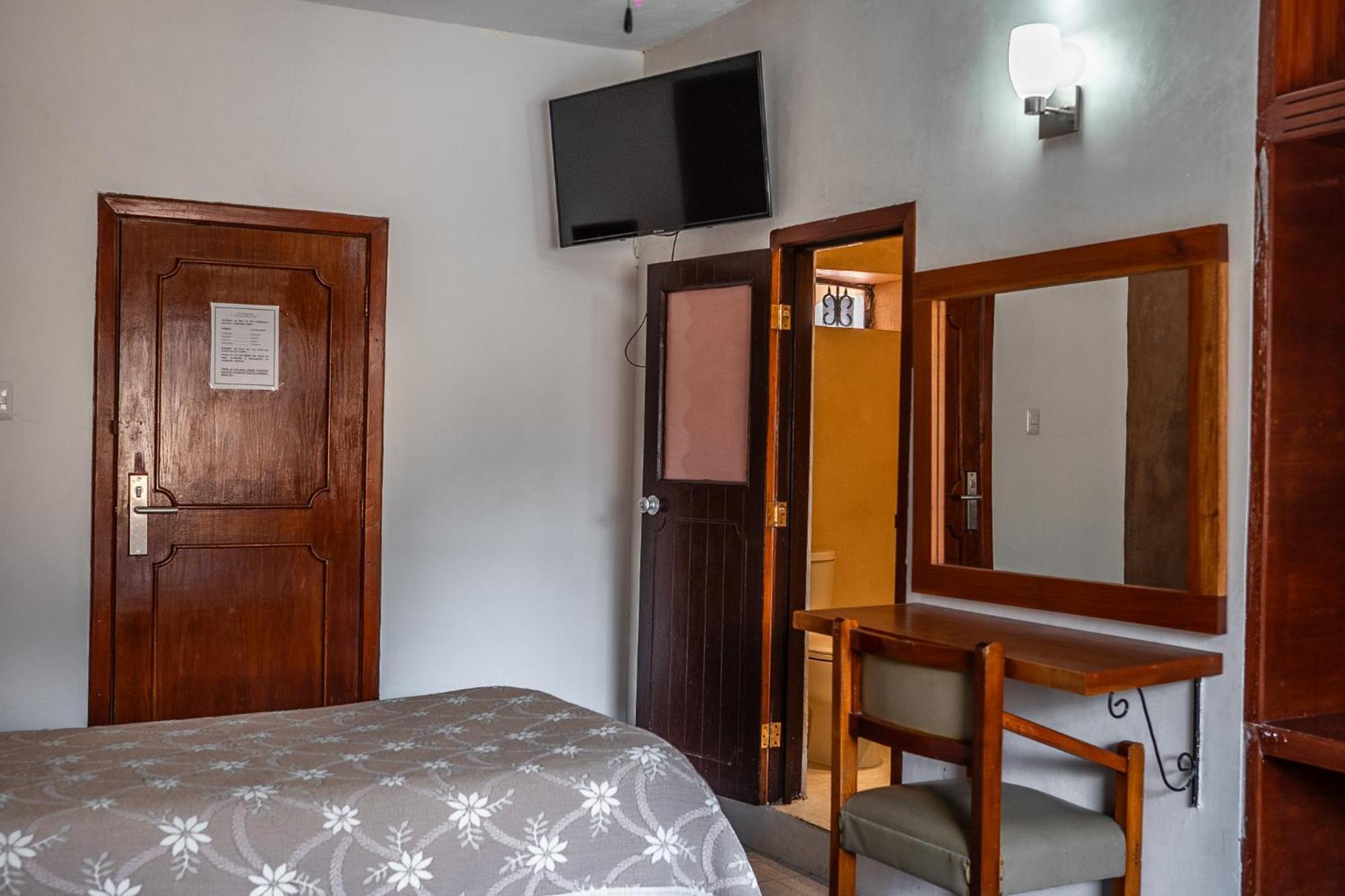 Hotel Maria De La Luz Valladolid  Bagian luar foto